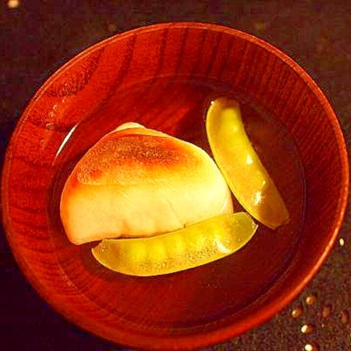 素朴☆　白だしと絹さやでお雑煮